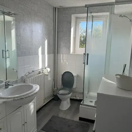 Omaha Apartment *